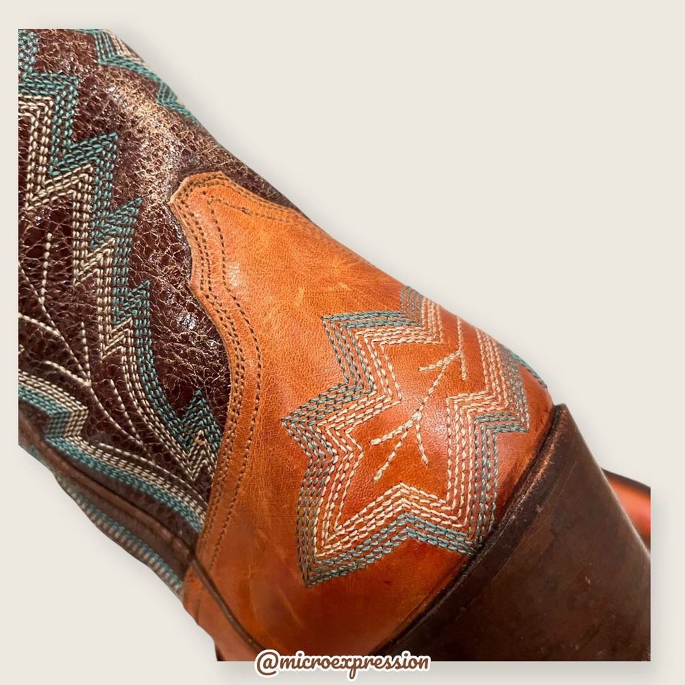 $525 RARE Frye Cognac Brown Real Leather Floral Embroidered Pull On Cowboy Boot - Picture 11 of 14